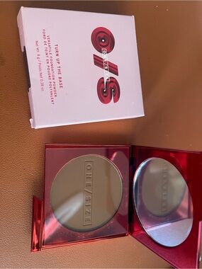 ONE/SIZE Versatile Powder Bronzer & Contour Compact — Red Case, Beige Pan
